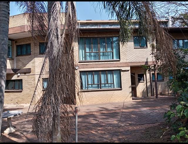12 BEDROOM HOUSE FOR SALE IN ISIPINGO HILLS
